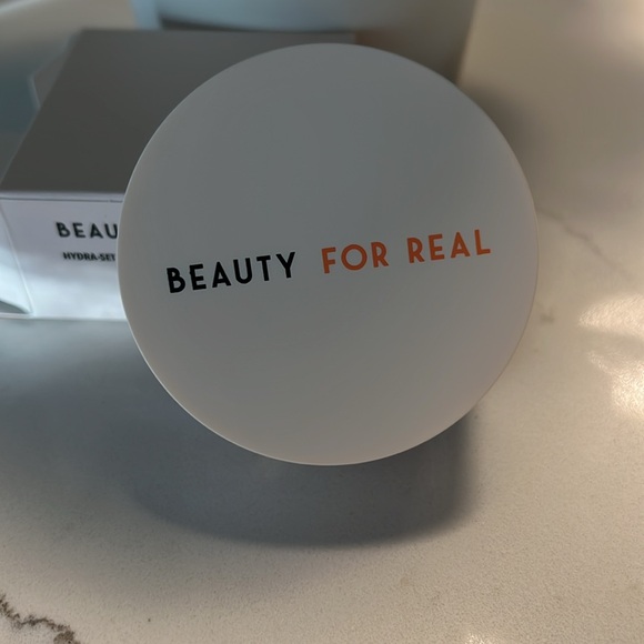 New in Box Beauty for Real Hydra-Set translucent finishing powder - Picture 2 of 3